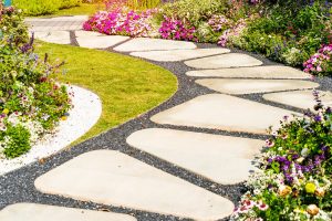 inexpensive stepping stones walkway ideas